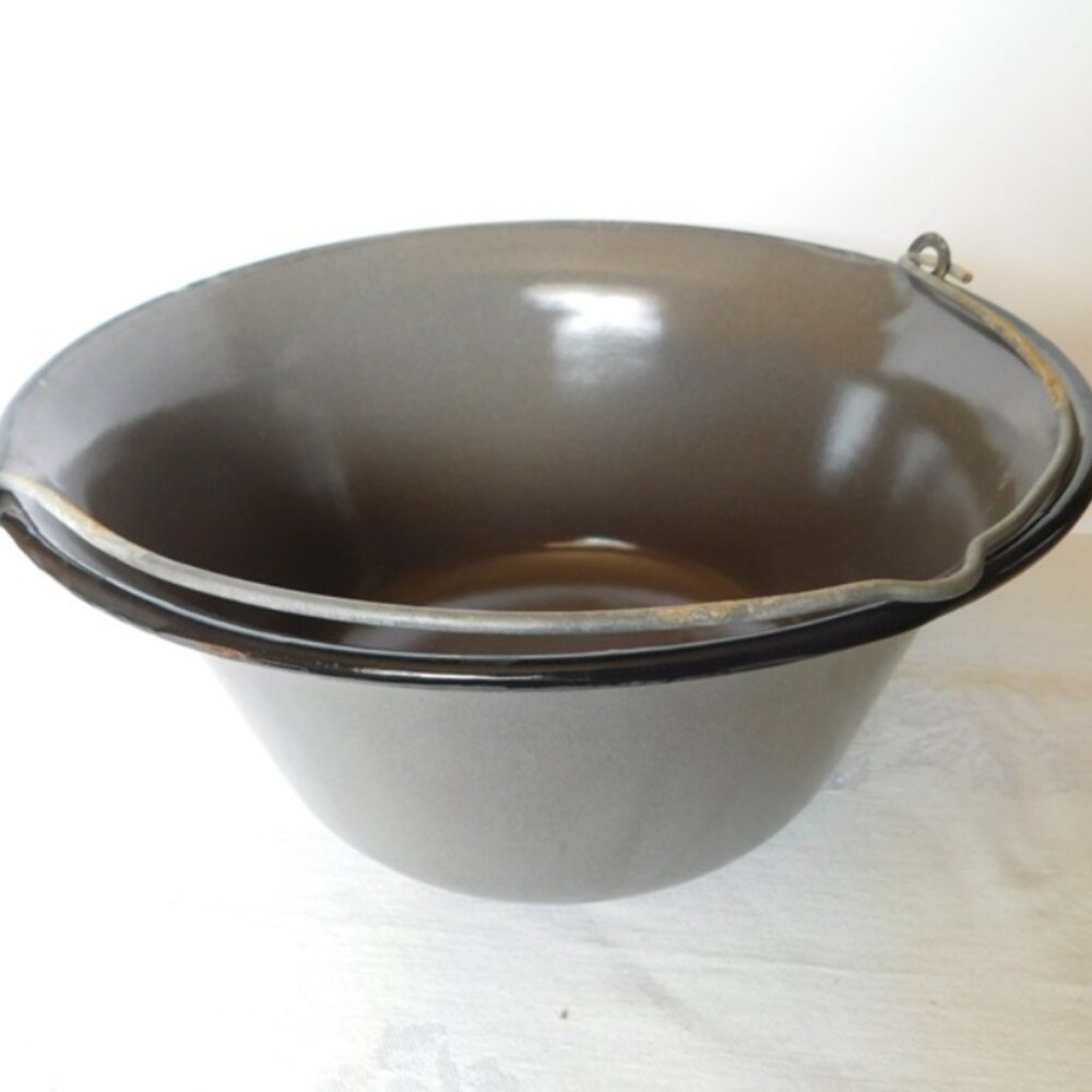 Vintage 13" grey enamelware pot with handle VGU